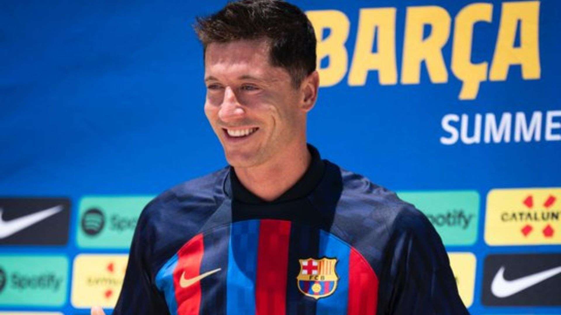 桑切斯门前 桑切斯门前